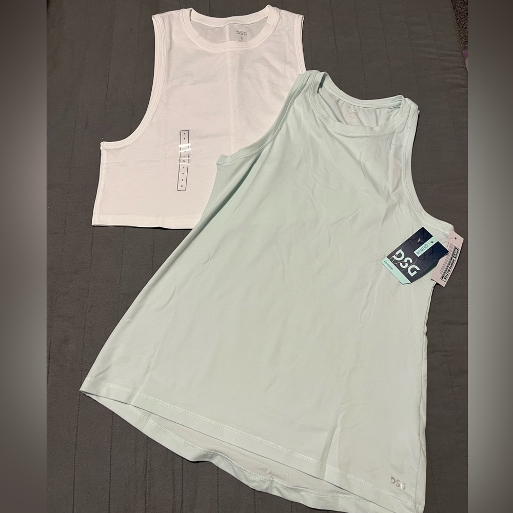 2- DSG work out tops NWT Size Small